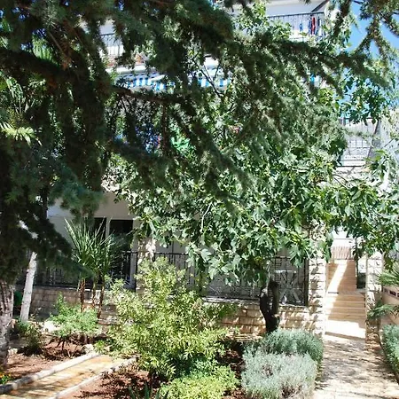 With A Parking Space - 6321 Βόντιτσε